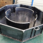 コンテナその① 精密で長い電線を巻く為、中は滑らかに保ちザラザラ厳禁!職人さんが一つ一つ製作から塗装まで全て行います。※写真は製作、溶接終了時点。